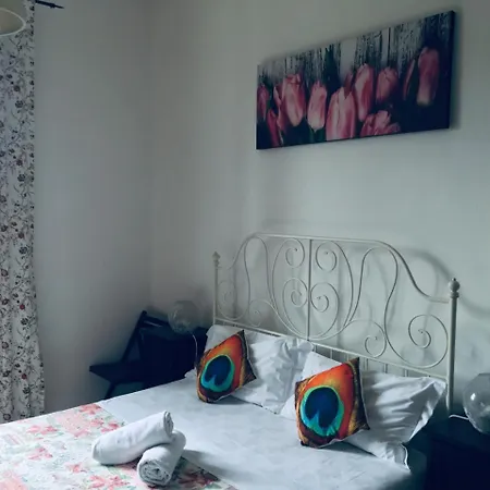 Giuly Guest house *