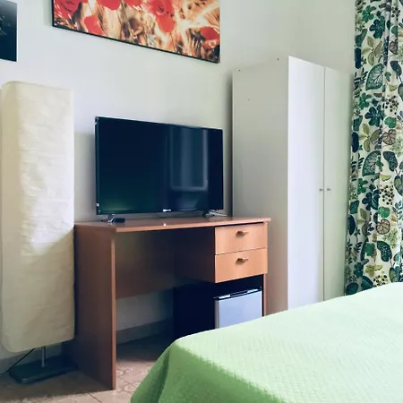 בית הארחה Giuly